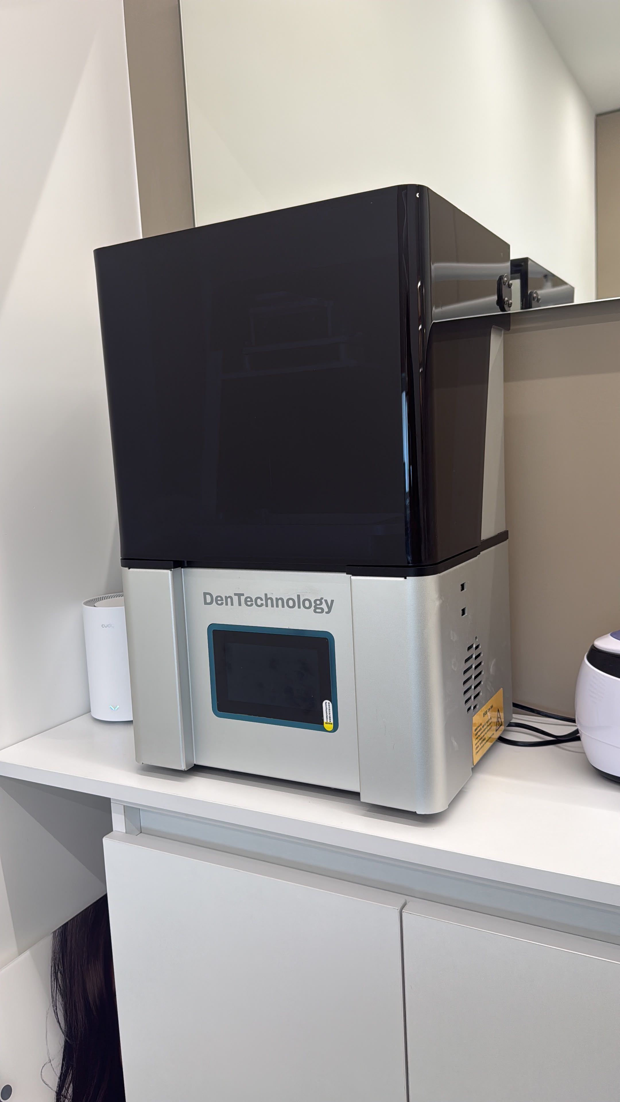 The dental 3D printer at Experteeth Clinics